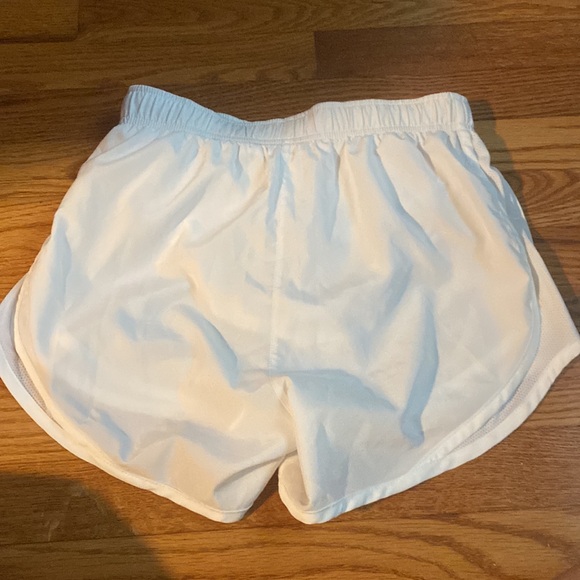White Nike shorts - Picture 3 of 3